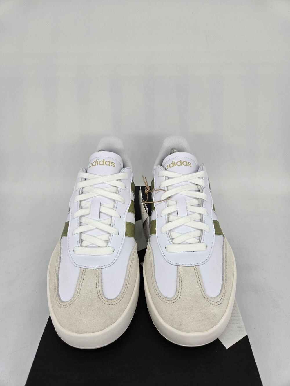 adidas Women's Barreda JR1191 White Gold Metallic Alumina Shoes Size 6 - Picture 2 of 8